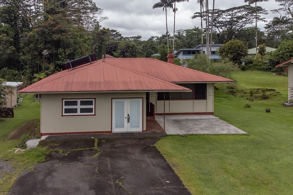 1823 Waianuenue Ave, Hilo, HI 96720