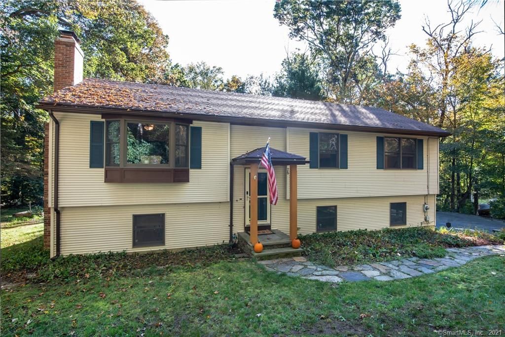 76 Cook Rd, Tolland, CT 06084