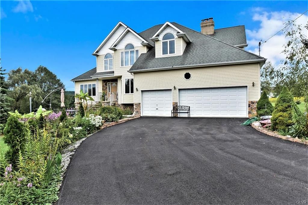 102 Bear Dr, Lehighton, PA 18235
