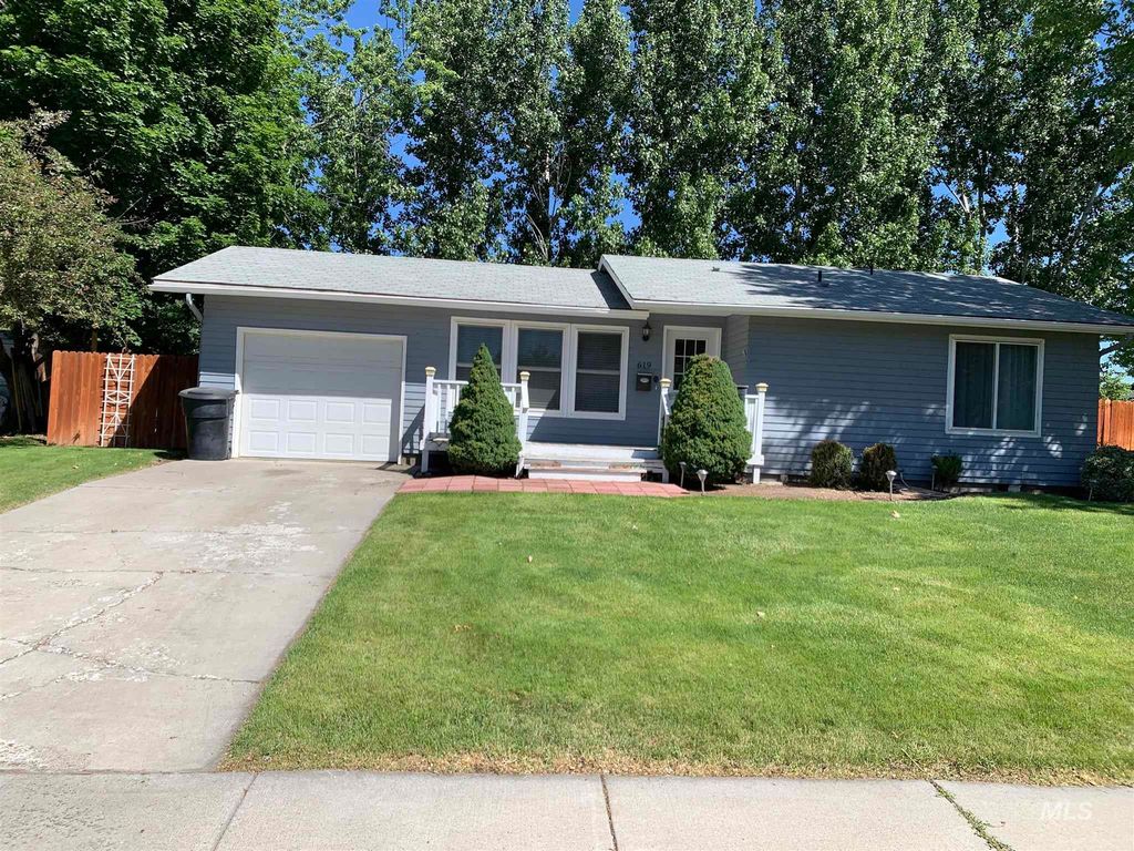 619 Pine St, Gooding, ID 83330 Trulia