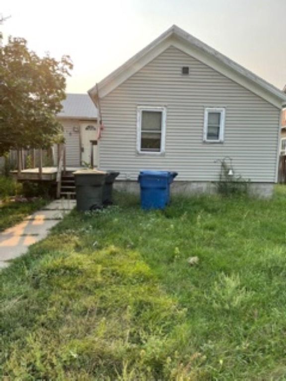 1018 E Ave, Kearney, NE 68847