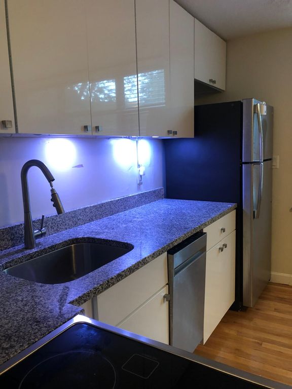 121 Trapelo Rd #7, Belmont, MA 02478