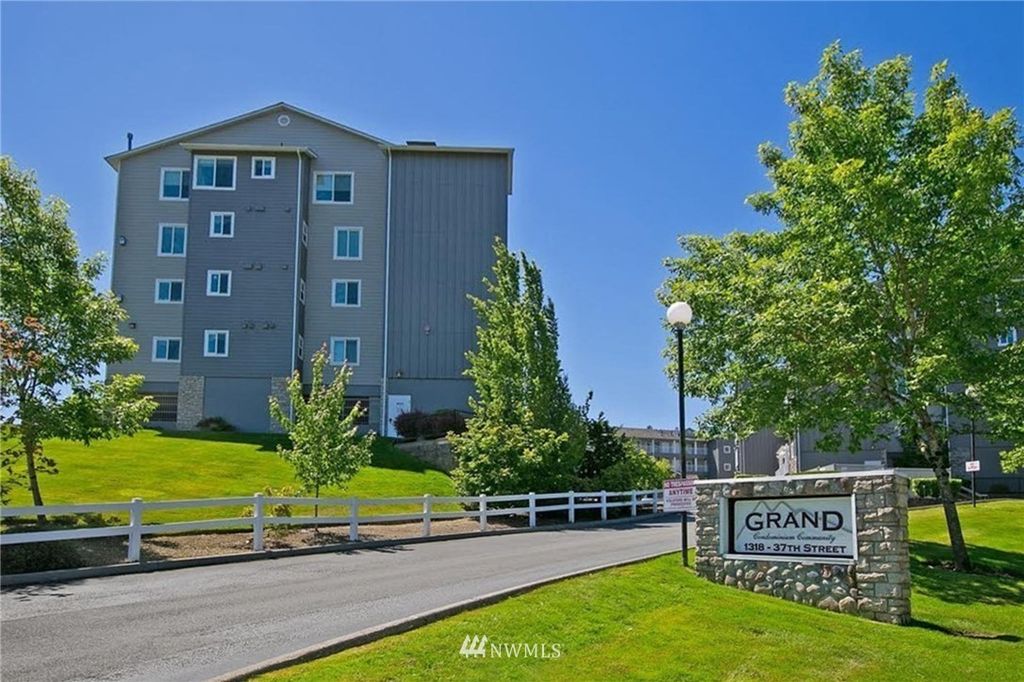 1318 37th St, Everett, WA 98201