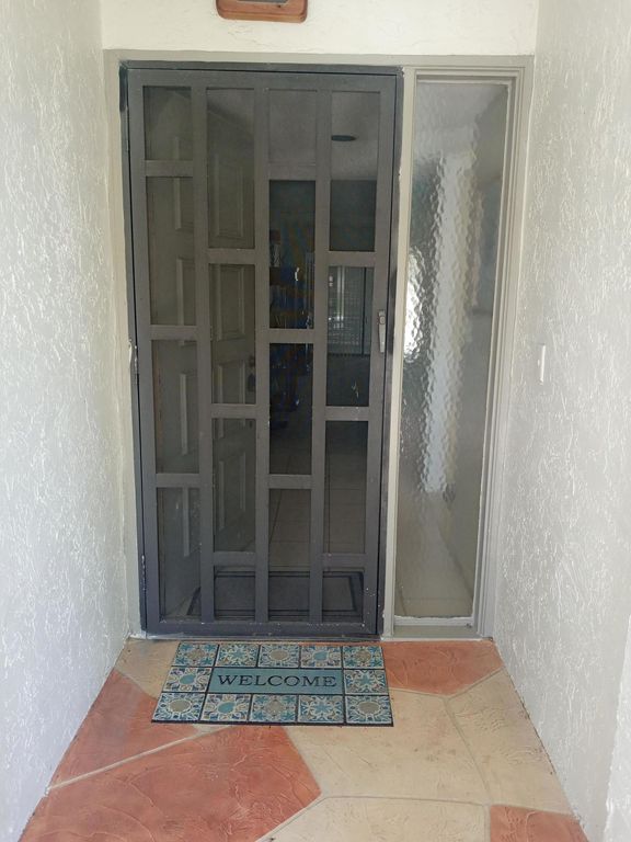 5750 Fairway Park Ct #203, Boynton Beach, FL 33437