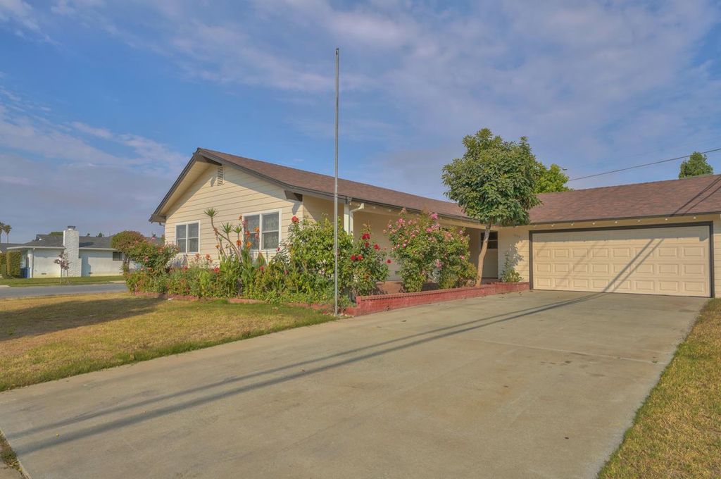 1603 Cupertino Way, Salinas, CA 93906