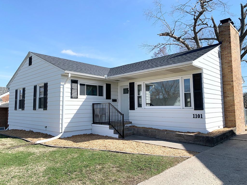 1101 29th St NE, Cedar Rapids, IA 52402