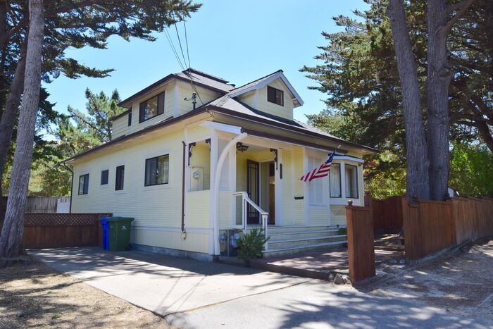 1701 Hoffman Ave, Monterey, CA 93940