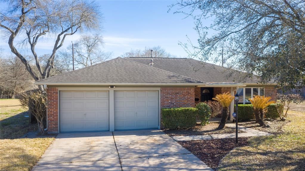 5707 Chantilly Ln, Houston, TX 77092