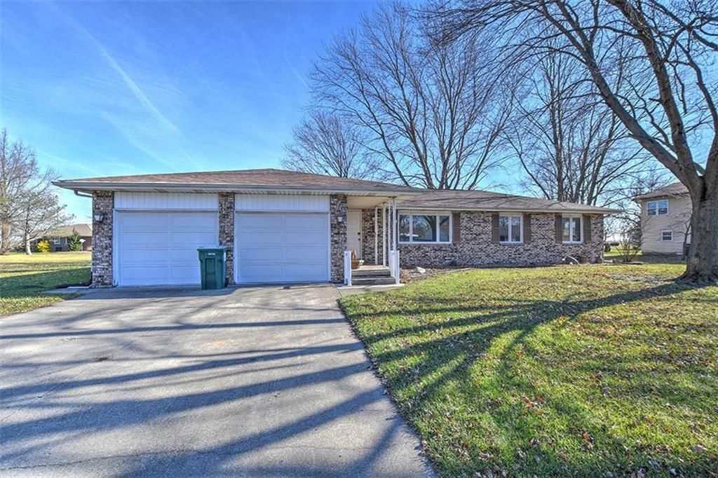 604 Pinkston Dr, Moweaqua, IL 62550 3 Bed, 2 Bath SingleFamily Home MLS 6207204 22