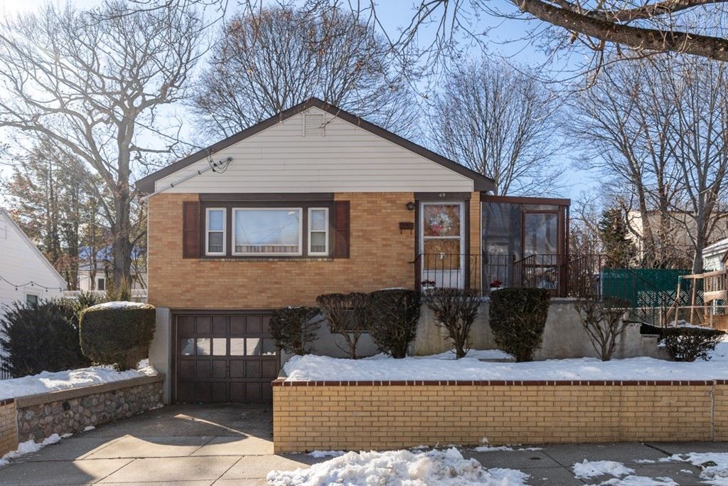 45 Pheasant St, West Roxbury, MA 02132