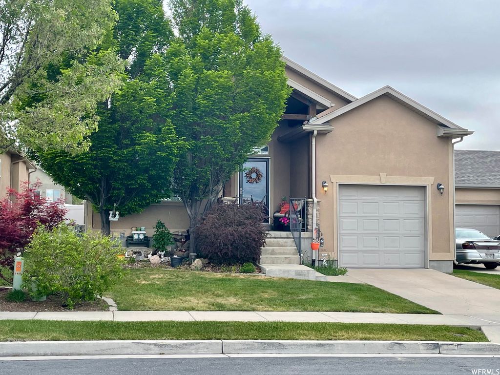 7928 S Ranchhand Rd, West Jordan, UT 84081