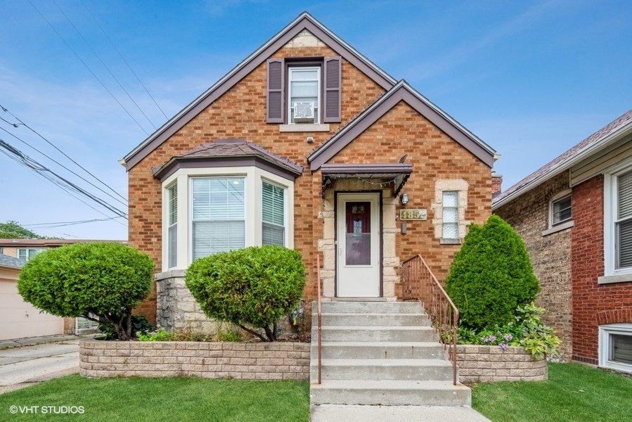 4852 N Marmora Ave, Chicago, IL 60630