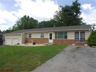 1825 Debbie Dr, High Ridge, MO 63049