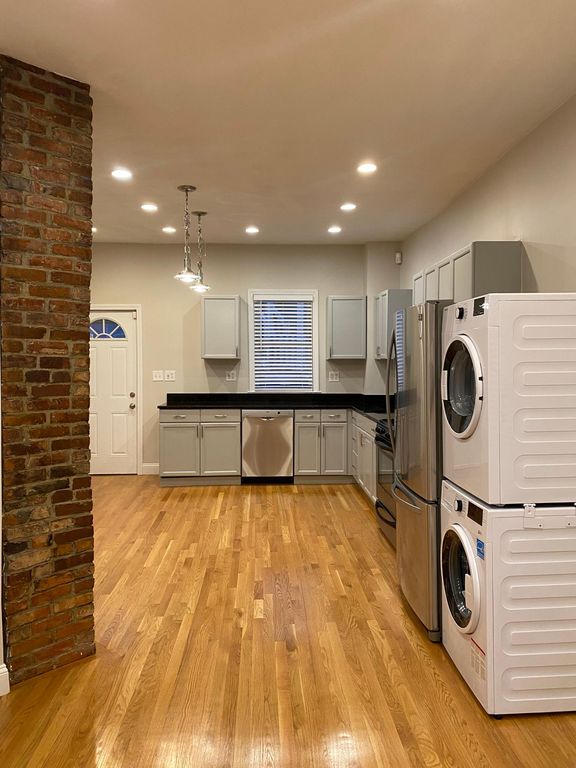 13 Brighton St #A, Charlestown, MA 02129