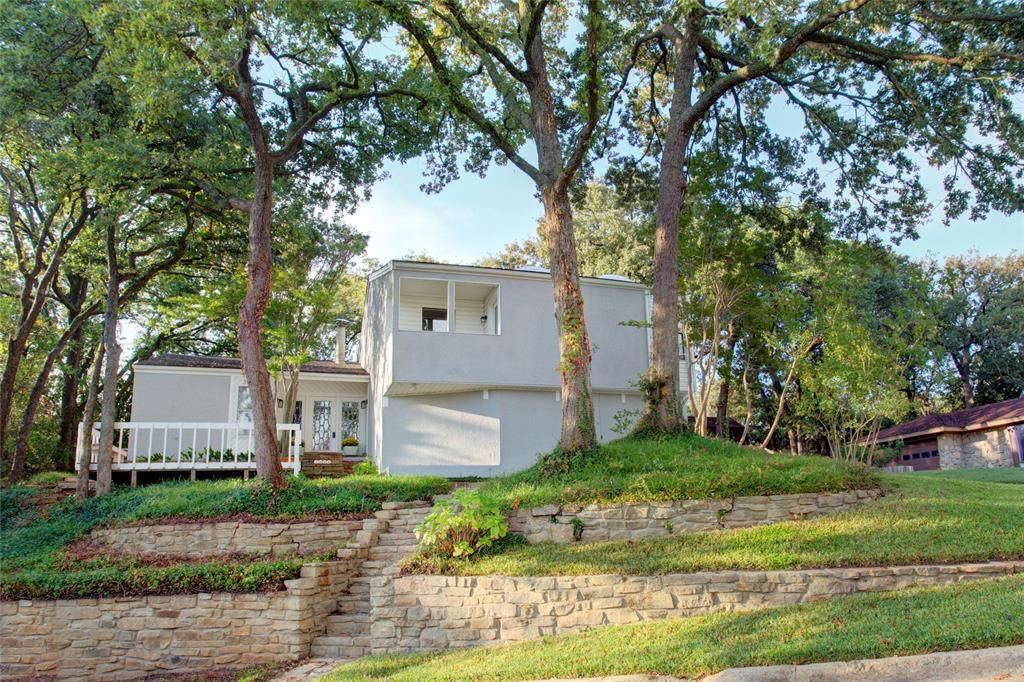 2004 Twin Elms Dr, Arlington, TX 76012