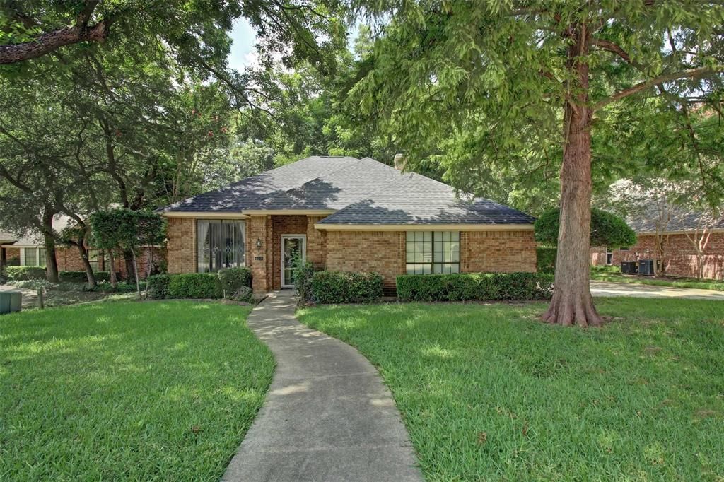 609 N Parks Dr, Desoto, TX 75115