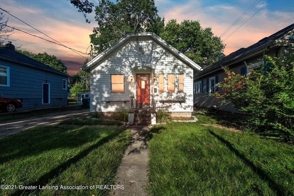 2204 Lyons Ave, Lansing, MI 48910
