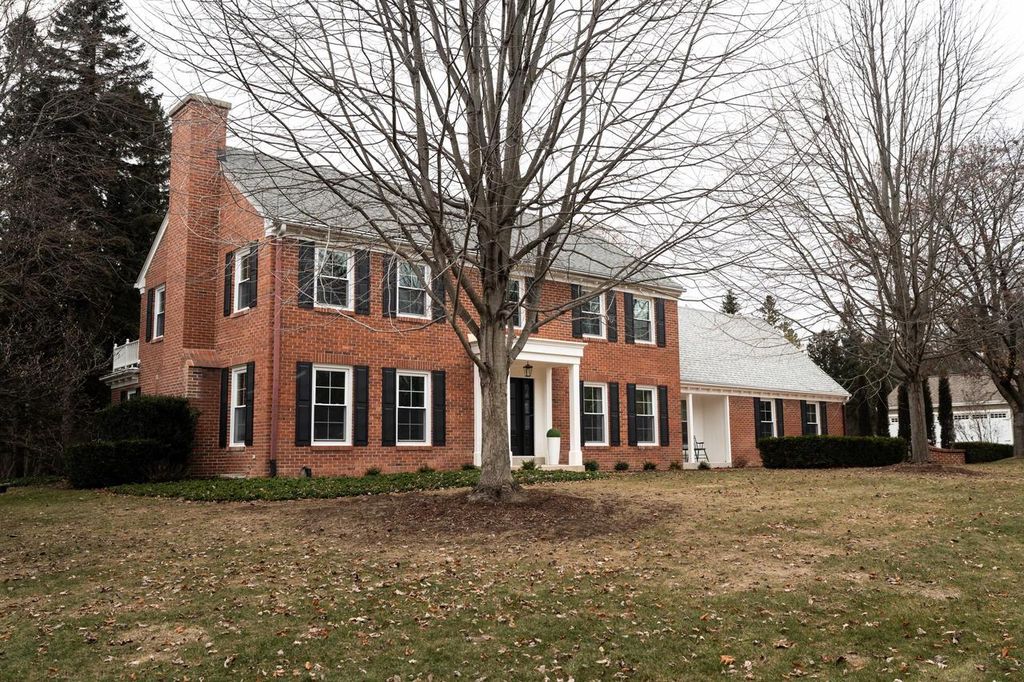 9931 North Otto ROAD, Mequon, WI 53092