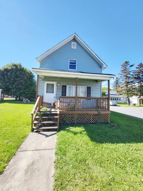 134 Lake St, Rouses Pt, NY 12979
