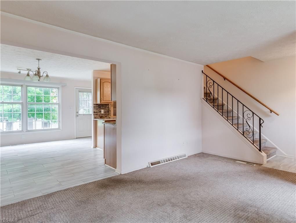 1393 S Azalea Blvd D, Barberton, OH 44203 3 Bed, 2 Bath Condo MLS