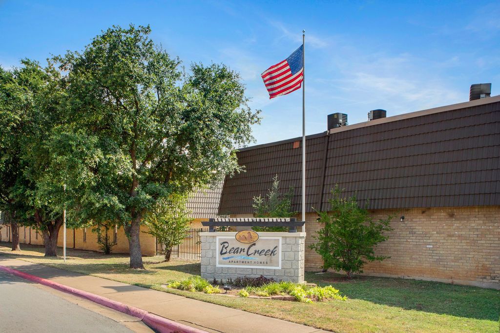 605 Del Paso St, Euless, TX 76040