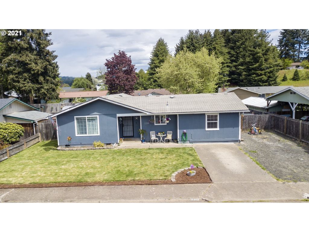 1500 Edison Ave, Cottage Grove, OR 97424