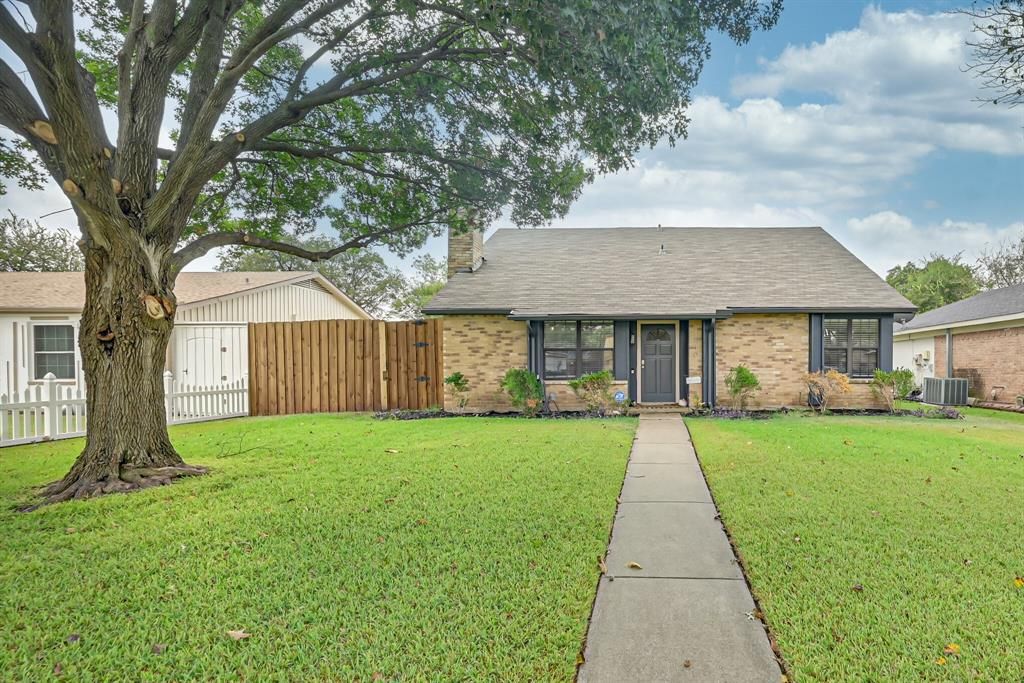 2810 Royalty Dr, Garland, TX 75044