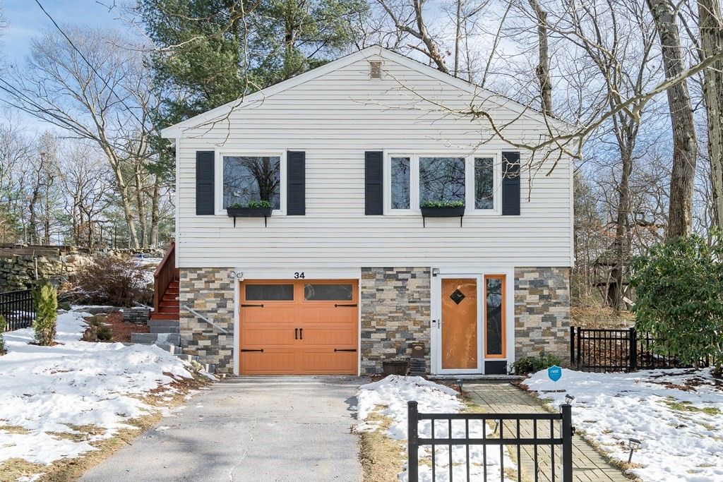 34 Hackensack Rd, Chestnut Hill, MA 02467