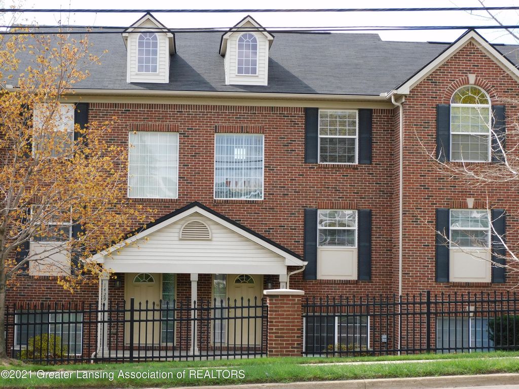 1427 Academy Ln #4, Lansing, MI 48906