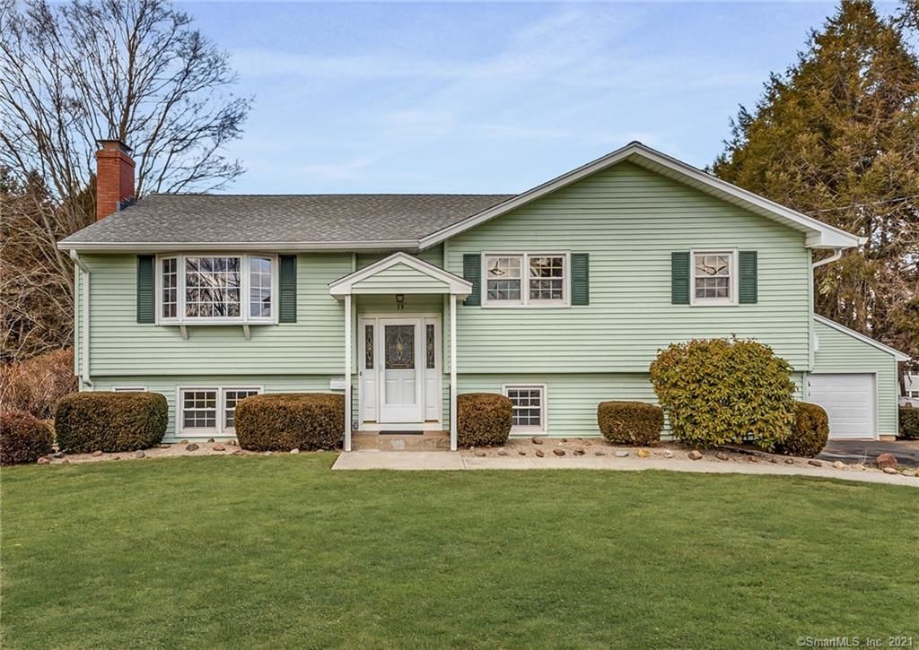 39 Puritan Ln, Newington, CT 06111