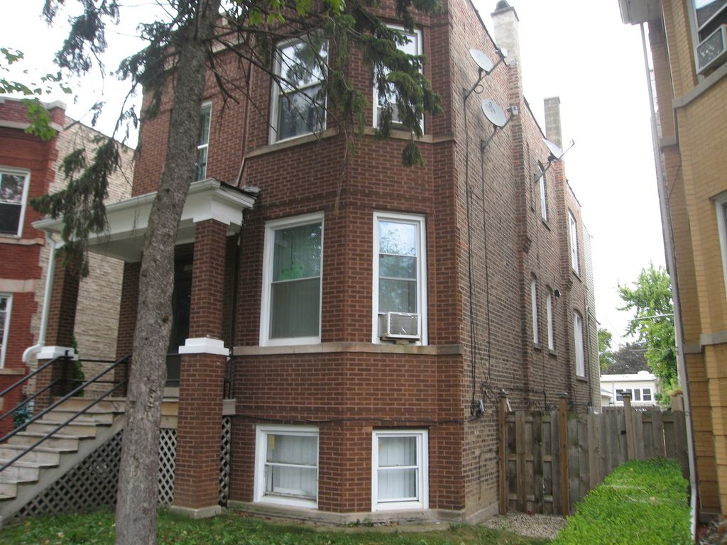 1905 S 58th Ave, Cicero, IL 60804