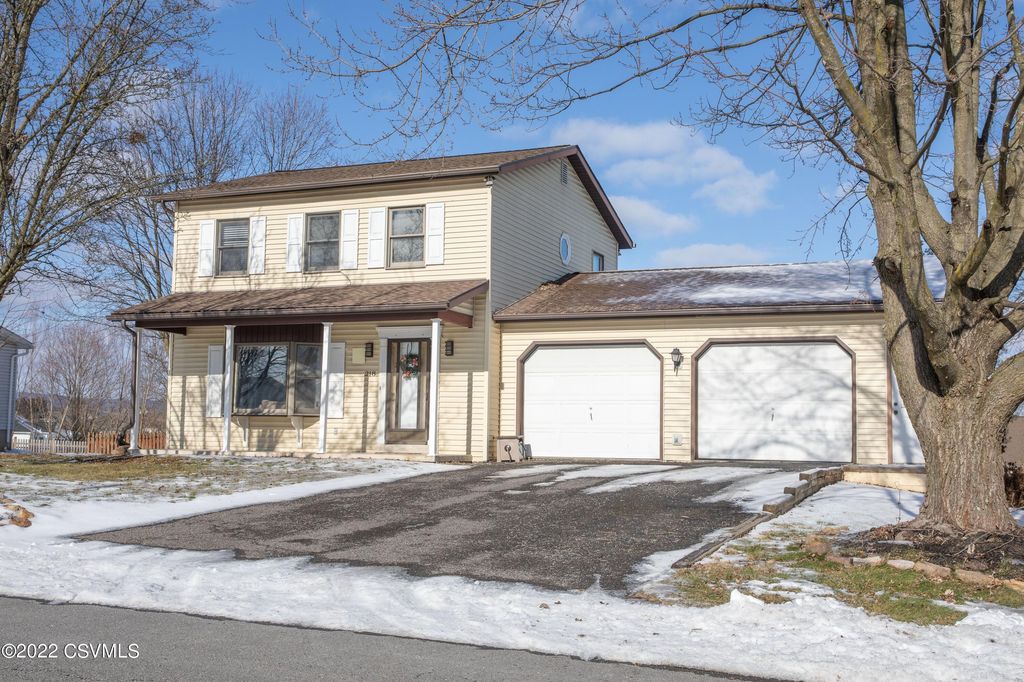 218 Lamplight Ln, Lewisburg, PA 17837
