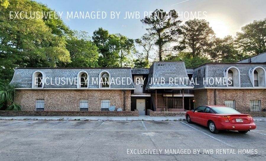 7201 Arlington Expy #71, Jacksonville, FL 32211