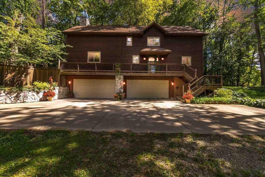 5056 Harp Dr, Linden, MI 48451