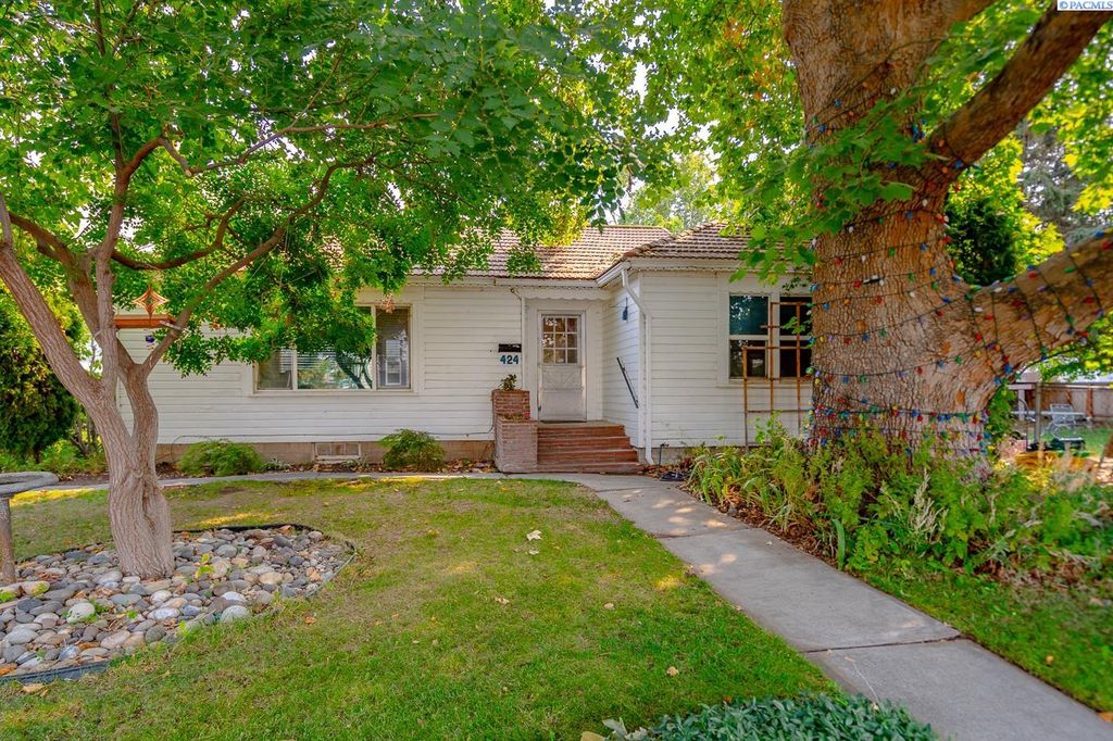 424 Delafield Ave, Richland, WA 99352