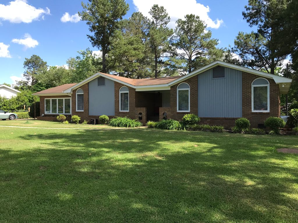 302 Cleveland St, Mullins, SC 4 Bed, 2 Bath SingleFamily Home 3