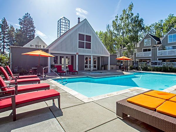900 Pepper Tree Ln, Santa Clara, CA 95051