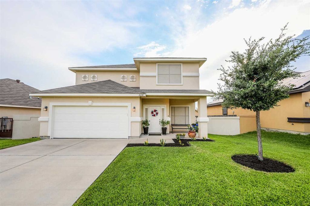 206 Chisos Oak Dr, Laredo, TX 78045