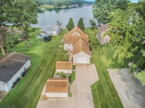 10930 Devils Lake Hwy, Addison, MI 49220