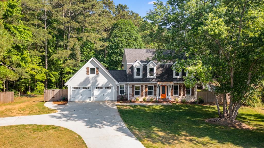 111 Lake Terrace Ct, Carrollton, GA 30117