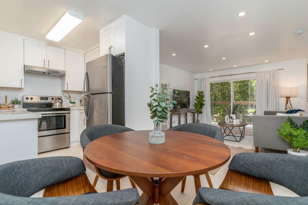 5305 Ridgeview Cir #8, El Sobrante, CA 94803