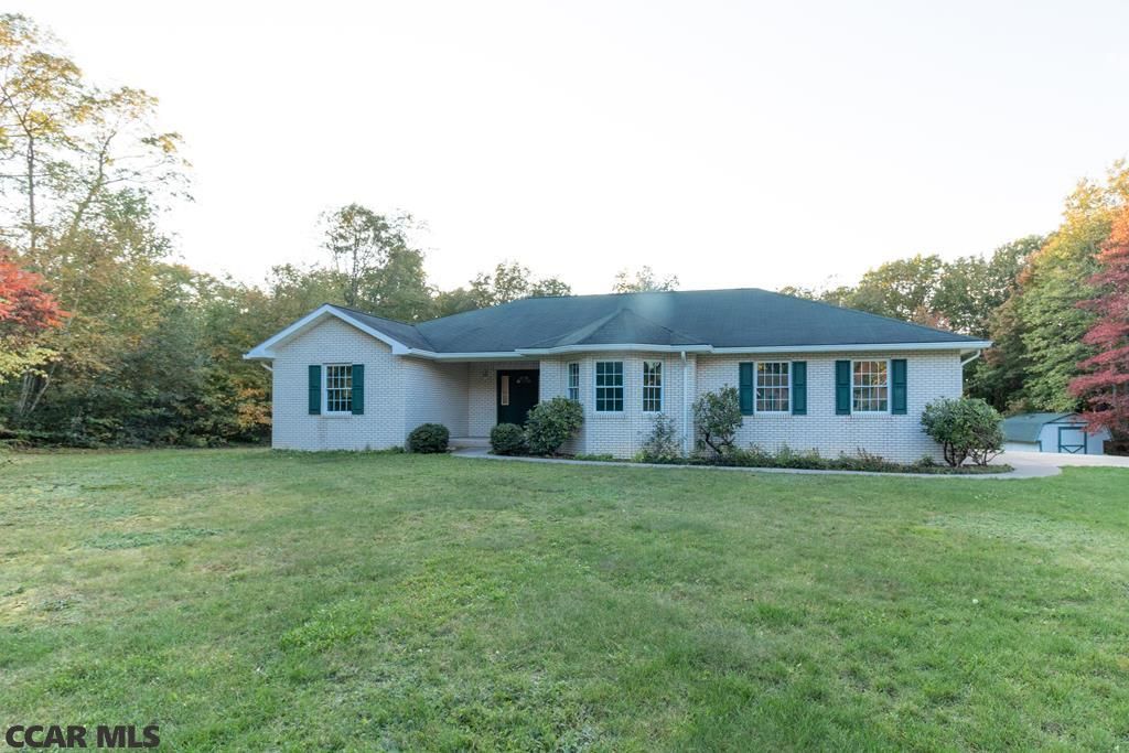 212 Oakwood Dr, Philipsburg, PA 16866
