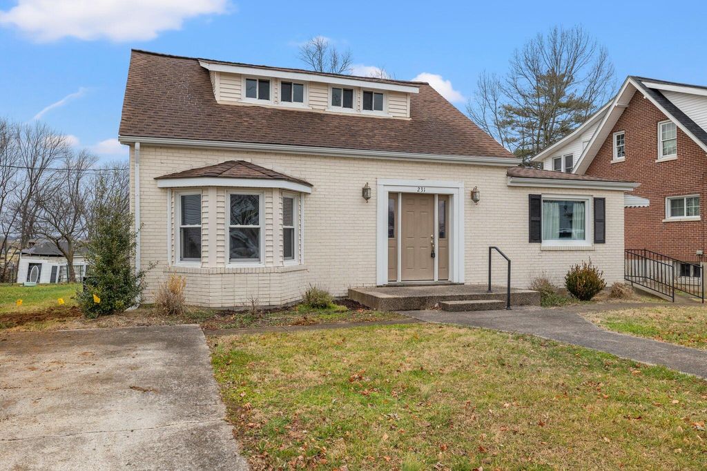 231 E Grundy Ave, Springfield, KY 40069 SingleFamily Home for Sale
