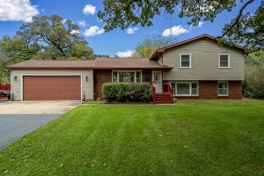108 Woodland Dr, Dixon, IL 4 Bed, 3 Bath SingleFamily Home 38