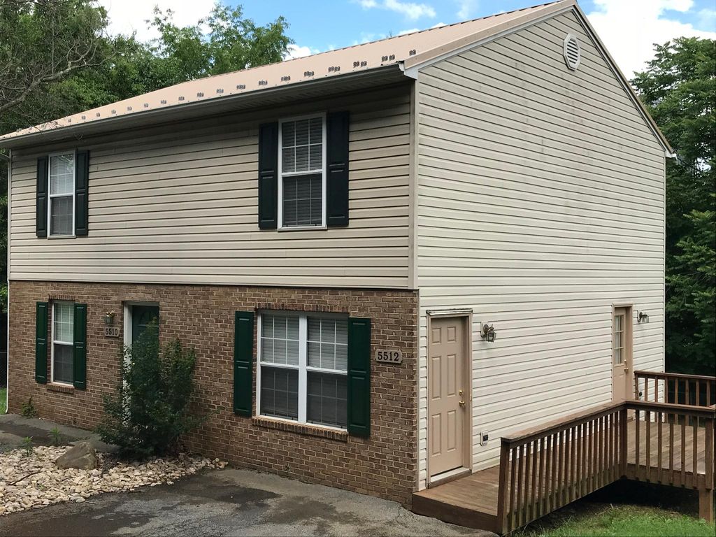 5512 Woodland Ln, Roanoke, VA 2 Bed, 1.5 Bath Townhouse 25 Photos