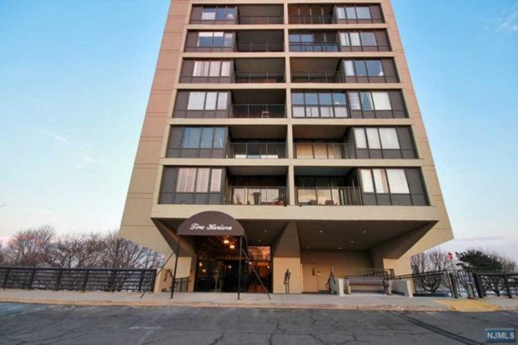 5 Horizon Rd   #2002, Fort Lee, NJ 07024