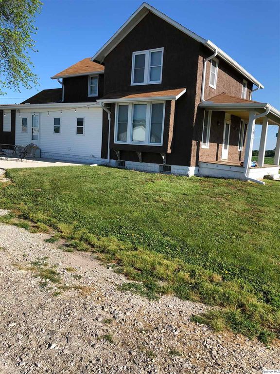 1305 E 3000th St, Clayton, IL 62324