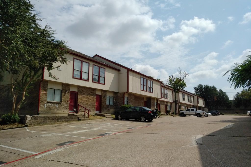 14140 Haymeadow Dr 102, Dallas, TX 2 Bed, 1.5 Bath