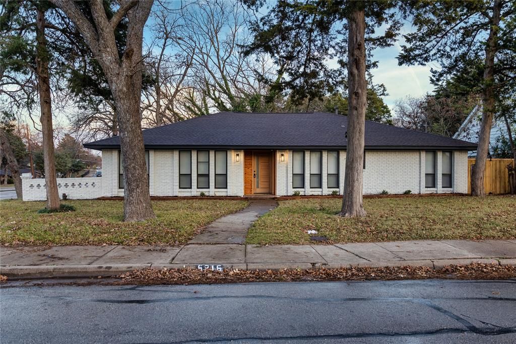 6216 Autumn Woods Trl, Dallas, TX 75232