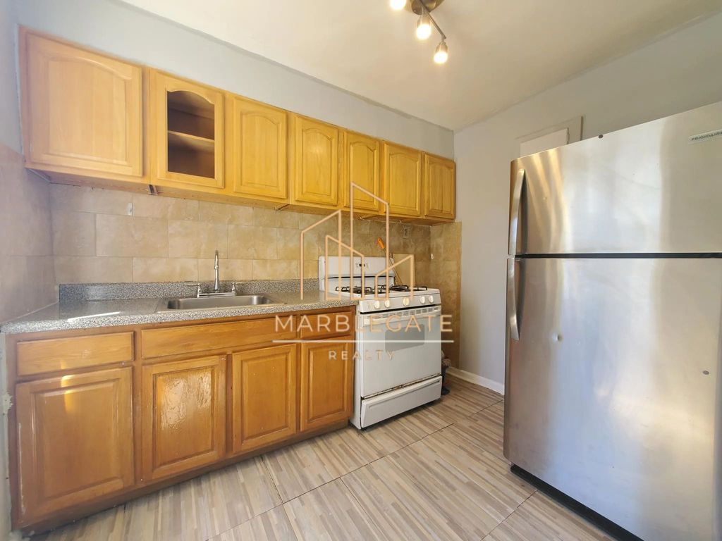 70 Crawford St #7G, Newark, NJ 07102